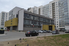 Административное здание. г. Минск, ул. Авакяна. Витражи F50, двери W62.