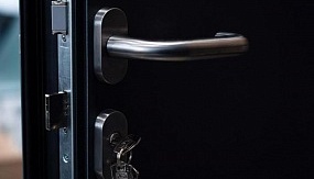 Старт продаж новой линейки теплых алюминиевых дверей Aluron