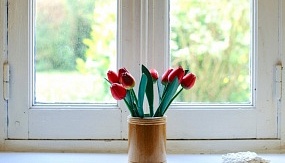 Установка окон ПВХ в деревянном доме